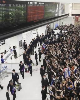 Japanese players were heroically welcomed home after World Cup