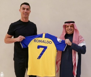 Al Nassr announce the signing of Cristiano Ronaldo