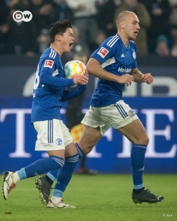 Schalke [1]-4 RB Leipzig - Soichiro Kozuki goal