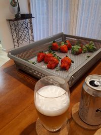 【写真】はね出しのポレポレ苺とビール