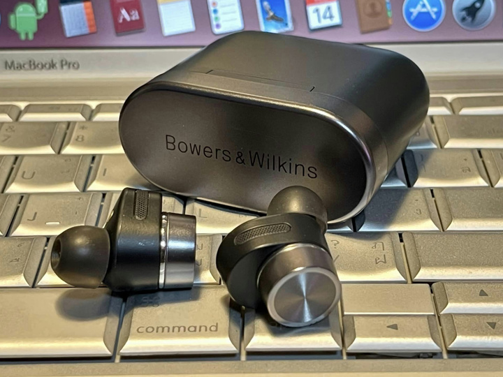 Bowers_and_Wilkins_PI7_S2_11.jpg